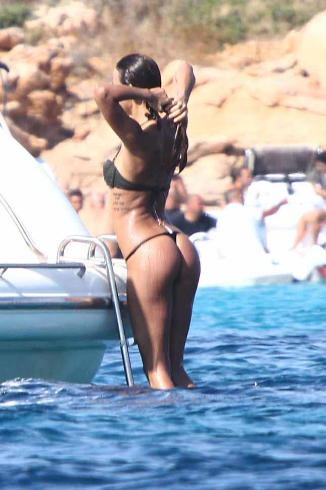 Nina Moric in a bikini - ass