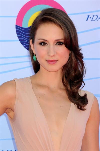 Troian Belisario - 2012 Teen Choice Awards in Universal City (July 22, 2012)