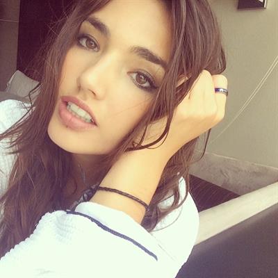 Hailee Lautenbach taking a selfie