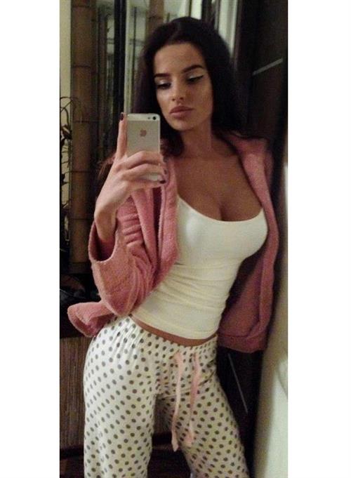 Anna Andres taking a selfie