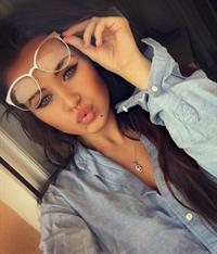 Rosie Mac taking a selfie