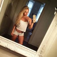 Anna Nyström taking a selfie
