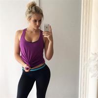 Anna Nyström taking a selfie