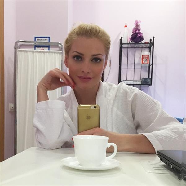 Tatyana Kotova taking a selfie