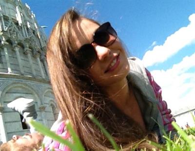 Anna Konchakovskaya taking a selfie