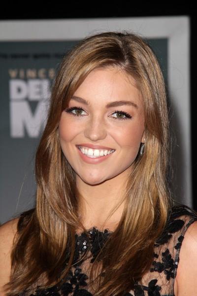 Lili Simmons