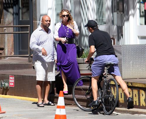 Mariah Carey strolls around New York City August 25, 2014