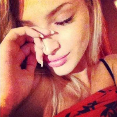 Aljona Shiskova taking a selfie