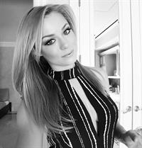 Nikki Leigh taking a selfie