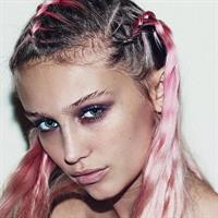 Cailin Russo taking a selfie