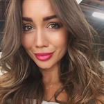 Pia Muehlenbeck taking a selfie