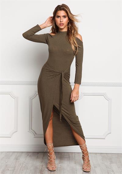 Kara del Toro in a bikini taking a selfie