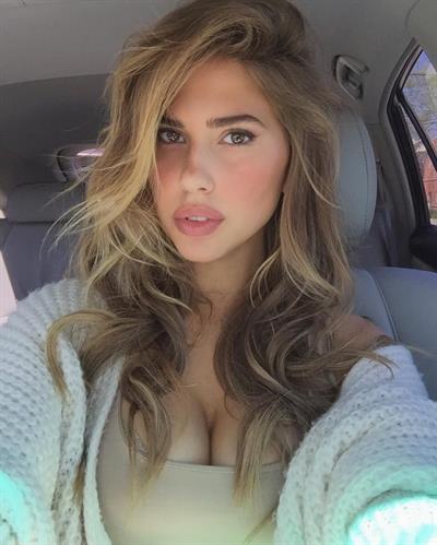 Kara del Toro taking a selfie