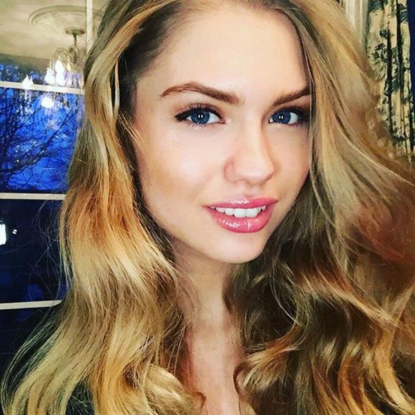 Alexandria Morgan taking a selfie