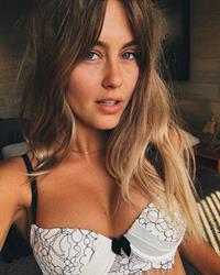 Stephanie Claire Smith in lingerie taking a selfie