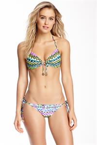 Stephanie Claire Smith Bikini Pictures Stephanie Claire Smith in a bikini