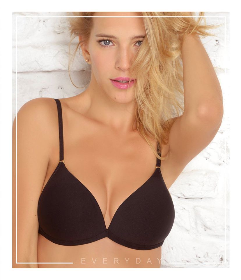 Luisana Lopilato in lingerie