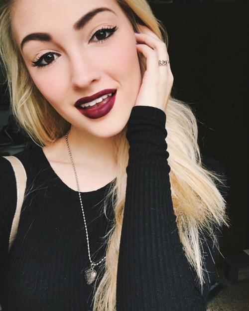 Anna Faith Carlson taking a selfie