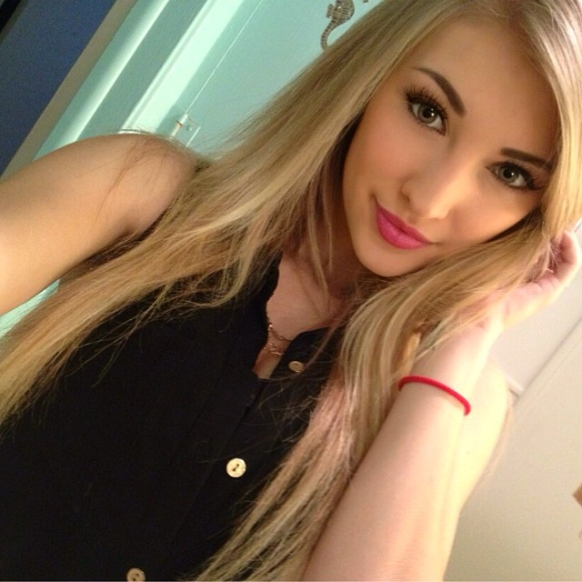 Anna Faith Carlson taking a selfie