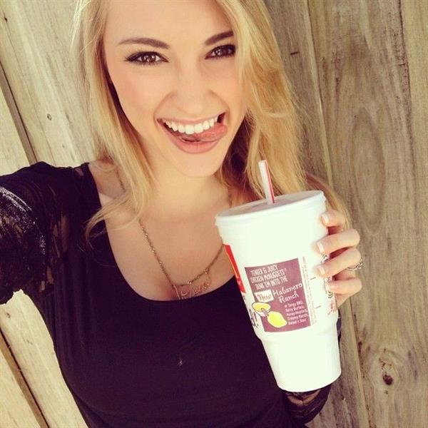 Anna Faith Carlson taking a selfie