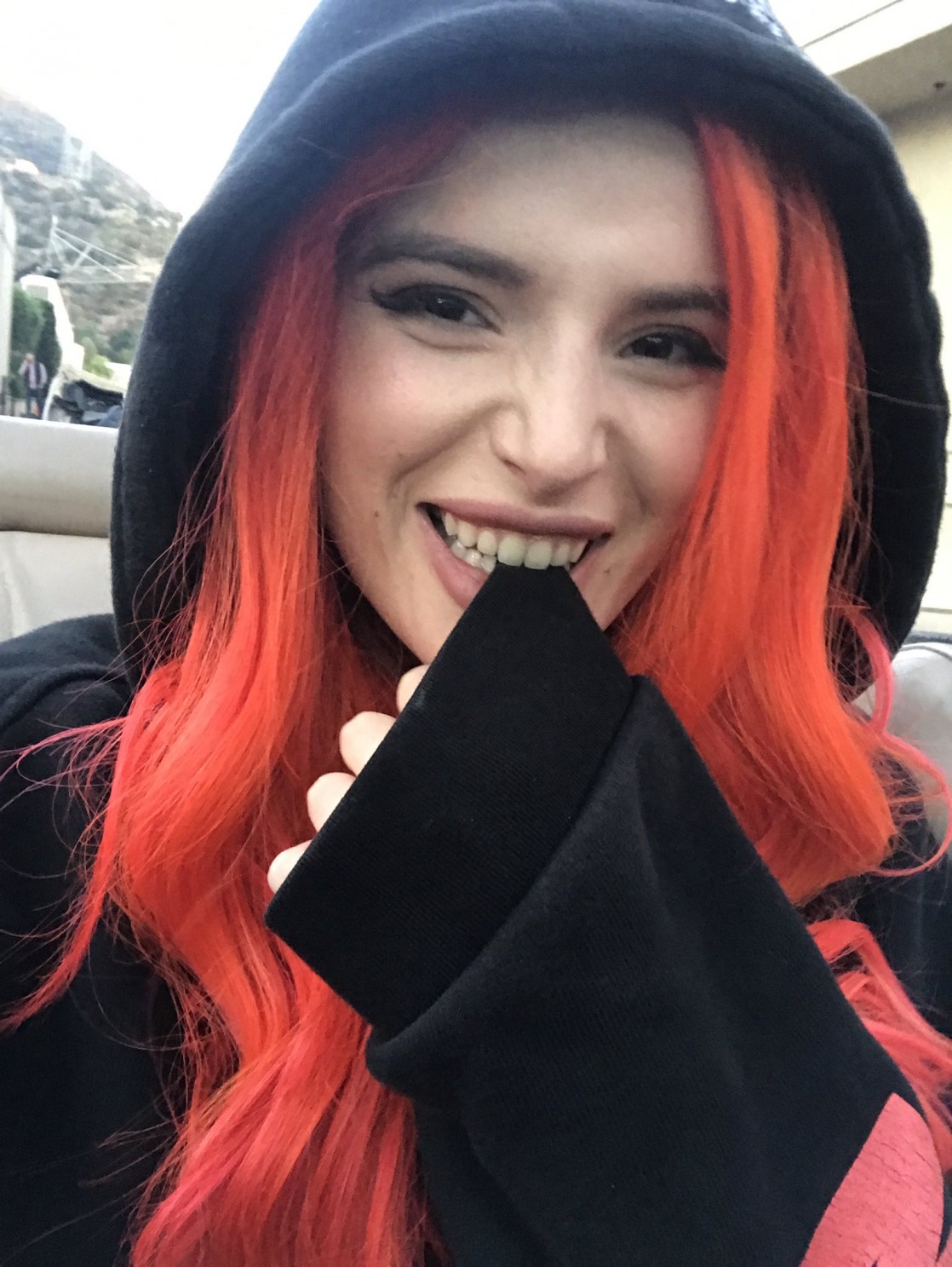 Bella Thorne taking a selfie