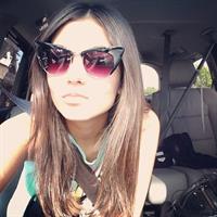 Victoria Justice taking a selfie