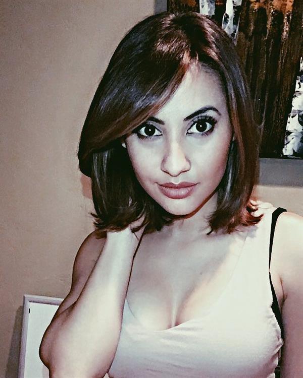 Francia Raisa