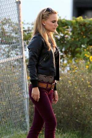 Natalie Portman on the set of a Terrence Malick film in Austin 10/20/12 