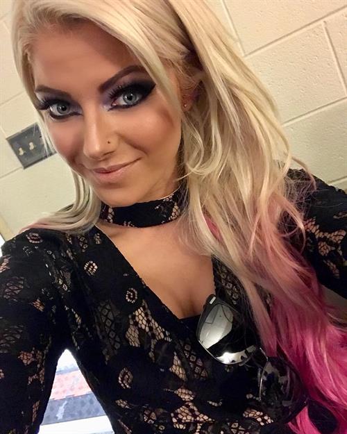 Alexa Bliss taking a selfie