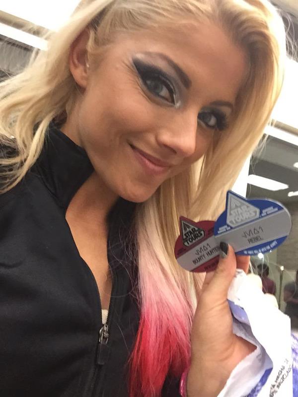 Alexa Bliss taking a selfie