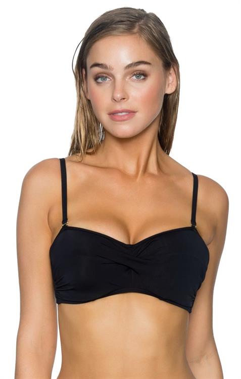 Elizabeth Turner in a bikini