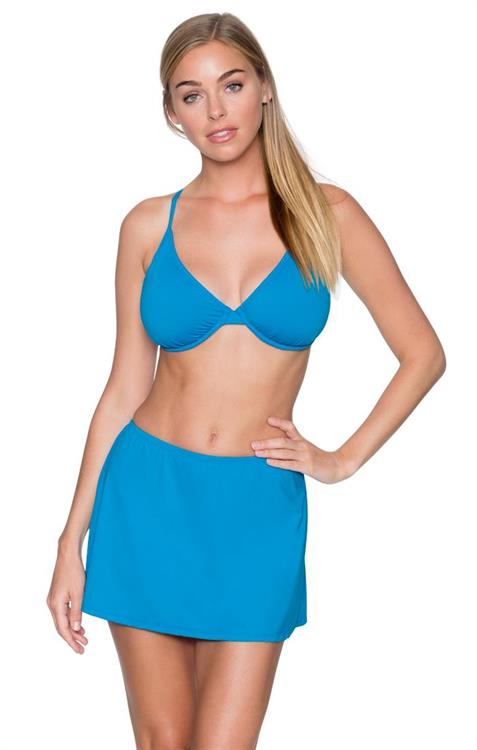 Elizabeth Turner in a bikini