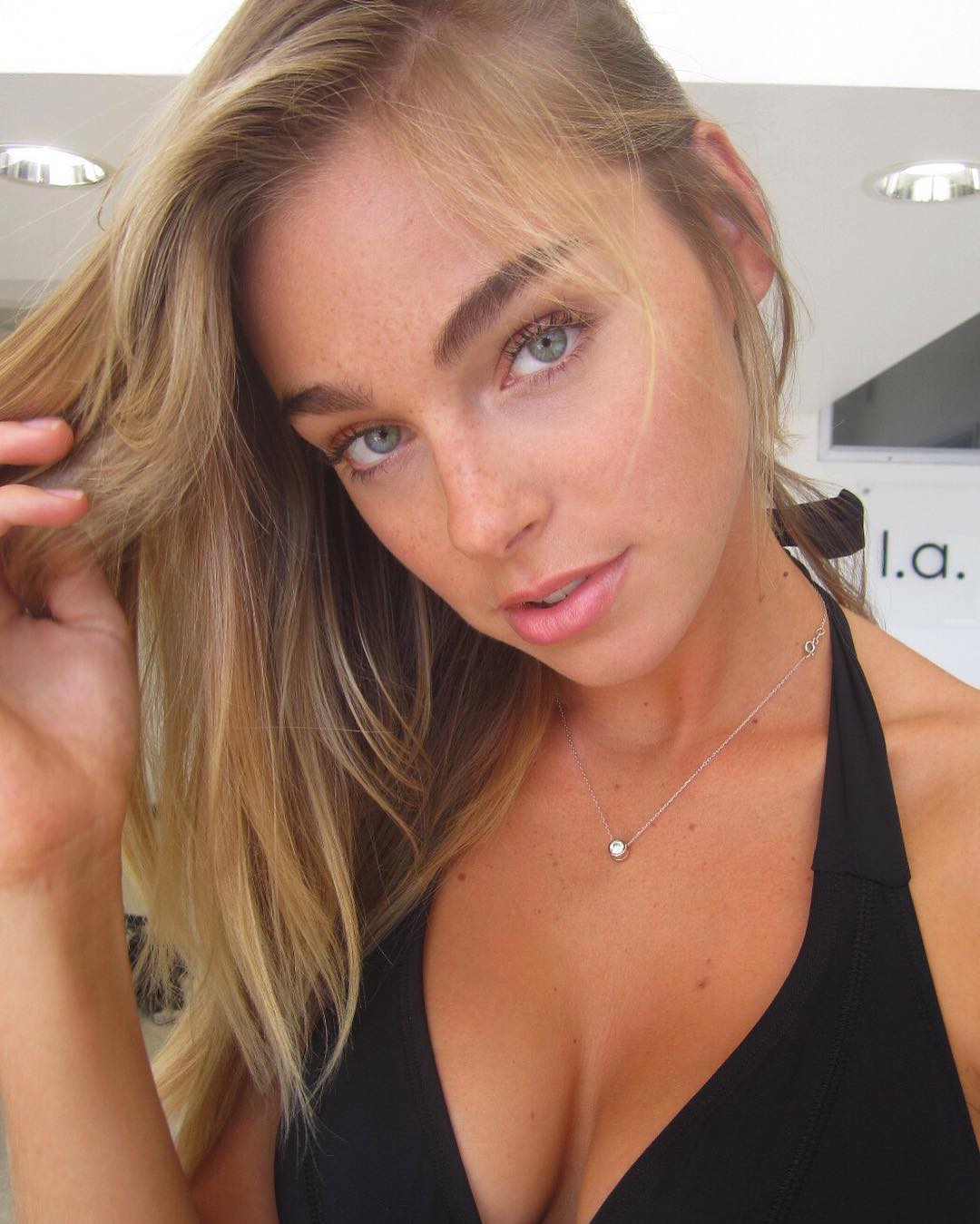 Elizabeth Turner taking a selfie