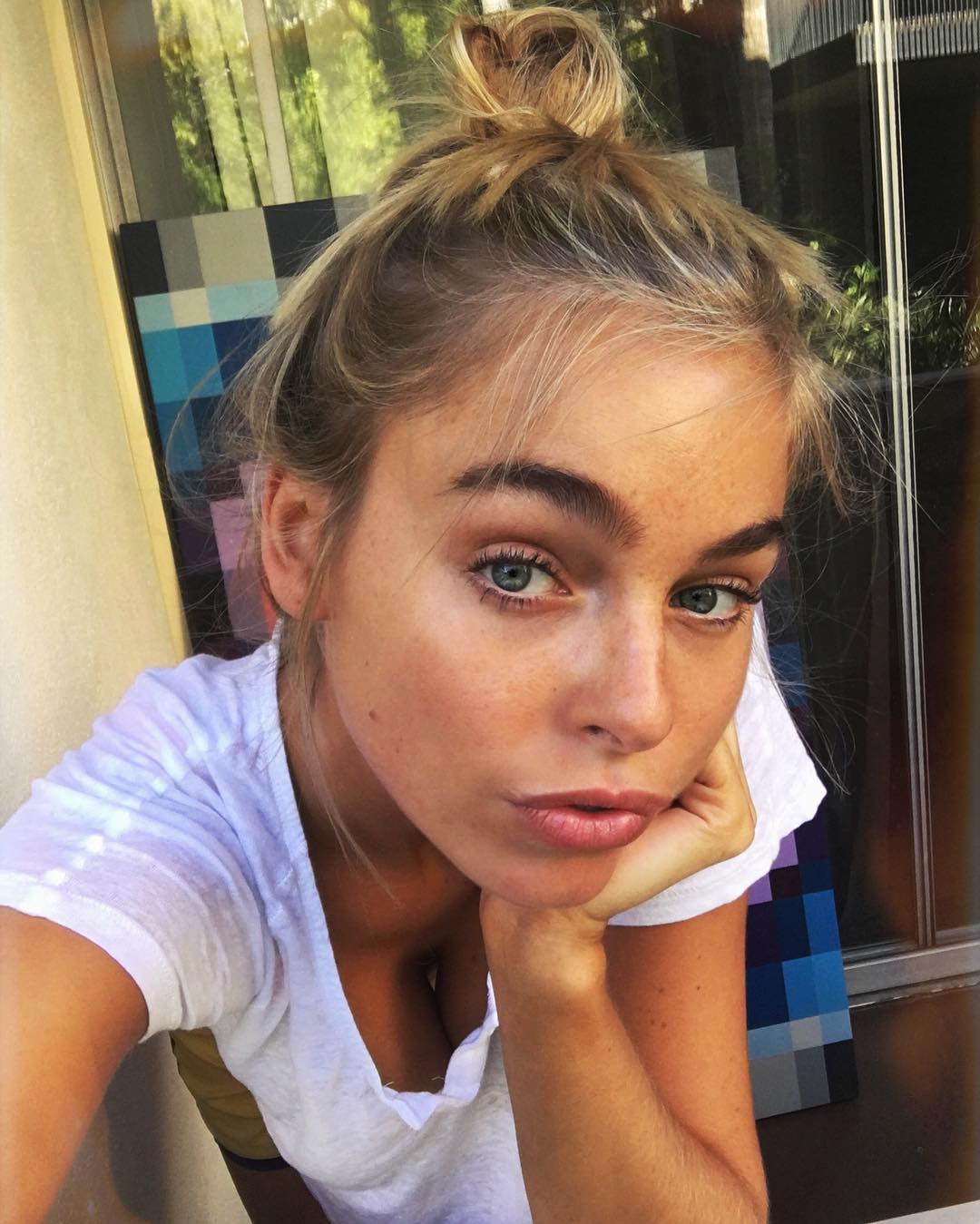 Elizabeth Turner taking a selfie