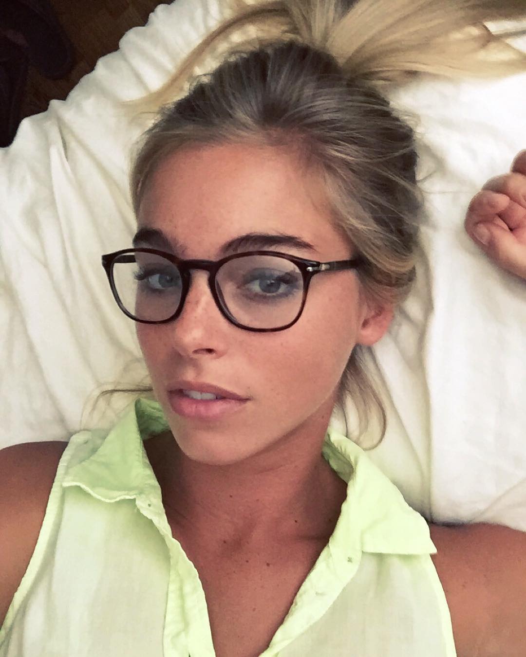 Elizabeth Turner taking a selfie