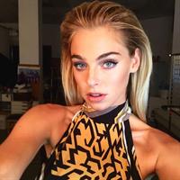 Elizabeth Turner taking a selfie