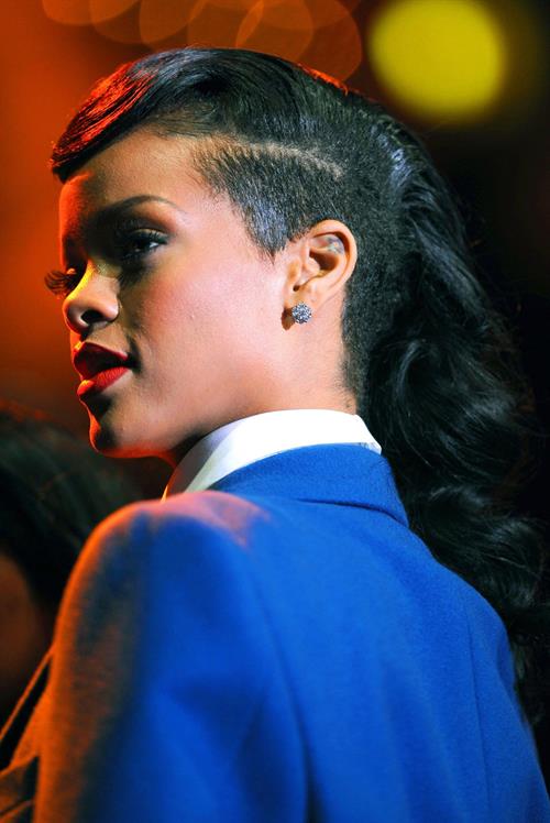 Rihanna Westfield Stratford Lights London Switch On - Performance (November 19, 2012) 