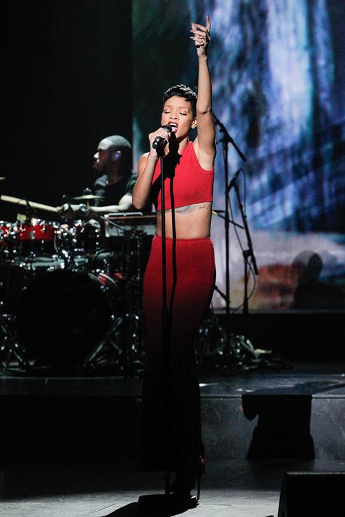 Rihanna La Chanson De L’Annee 2012 in Paris 12/11/12 