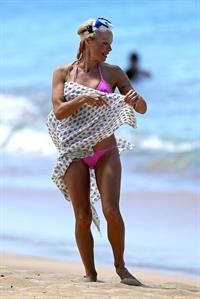 Pamela Anderson and e-husband Rick Salomon continue their Hawaiian vacation - August 15, 2013 