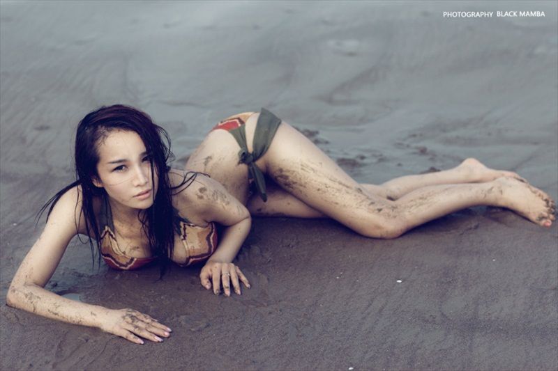 An Rui Tian in a bikini