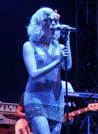 Pixie Lott Performs at the V Festival at Hylands Park in Chelmsford Day 2 - 19.08.2012
