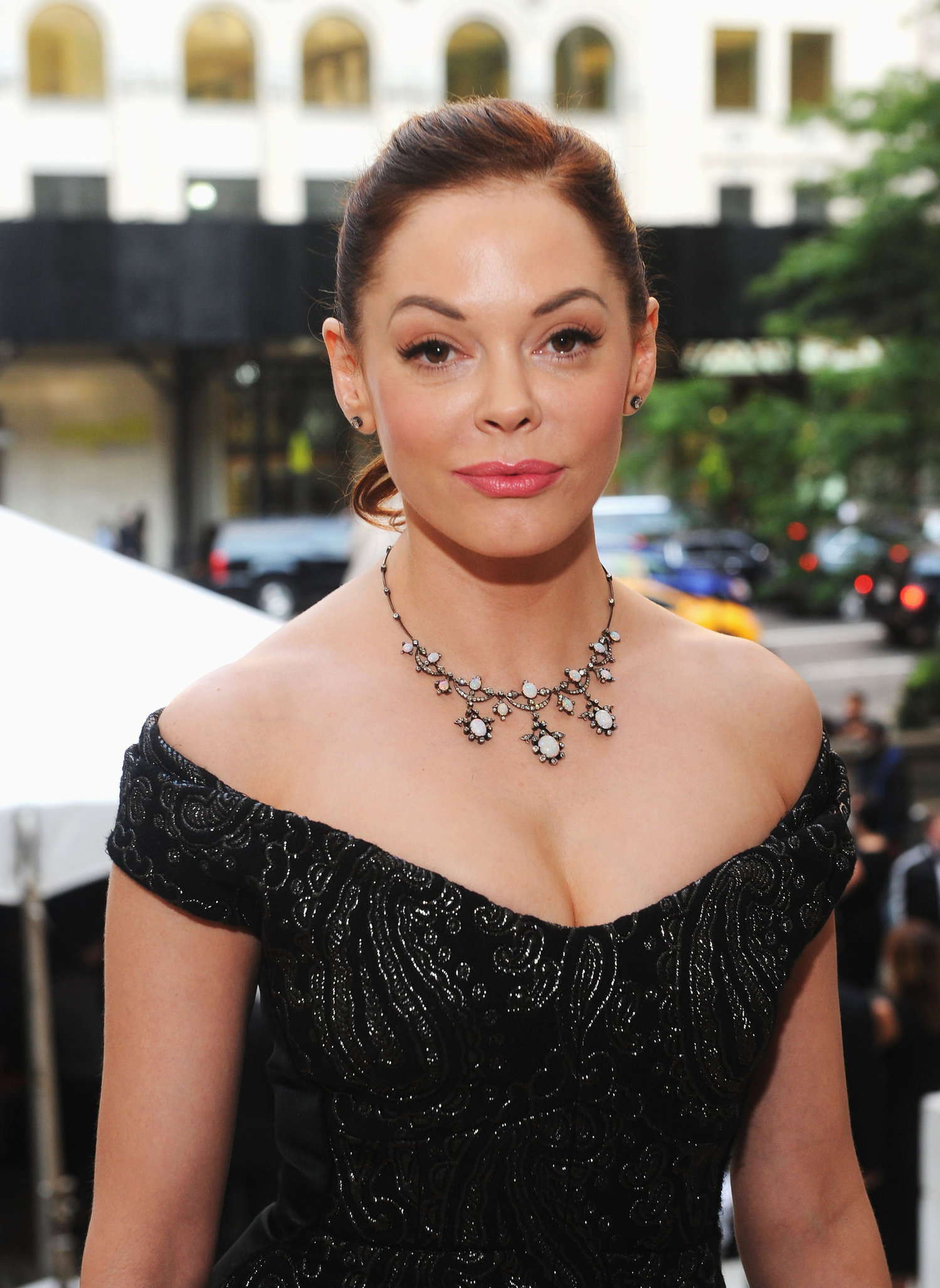Rose McGowan Pictures. Rose McGowan 3rd Annual amfAR Inspiration Gala
