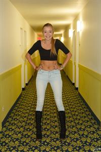 Pearla Soonin taking off her Jeans