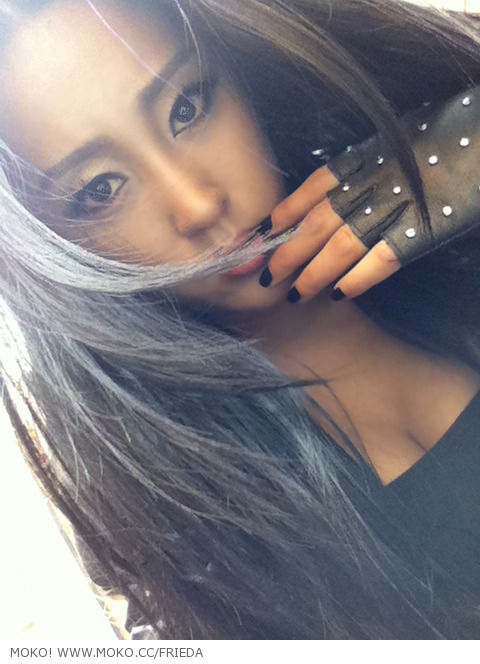 Hu Meng Yuan taking a selfie