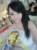 Hua Yi Mo taking a selfie