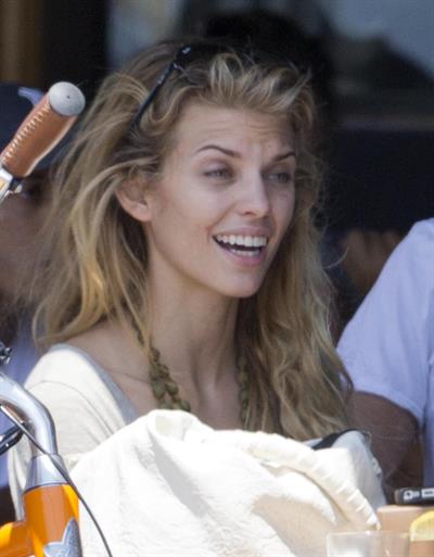 AnnaLynne McCords dress blew up to reveal her underwear in Venice, August 20, 2014