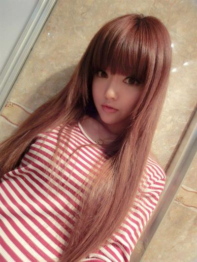 Kingboo taking a selfie