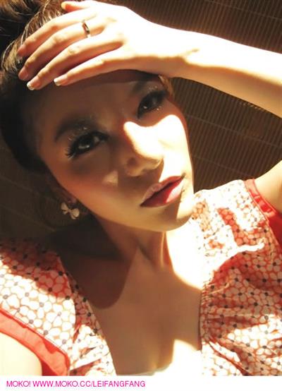 Lei Ke Er taking a selfie