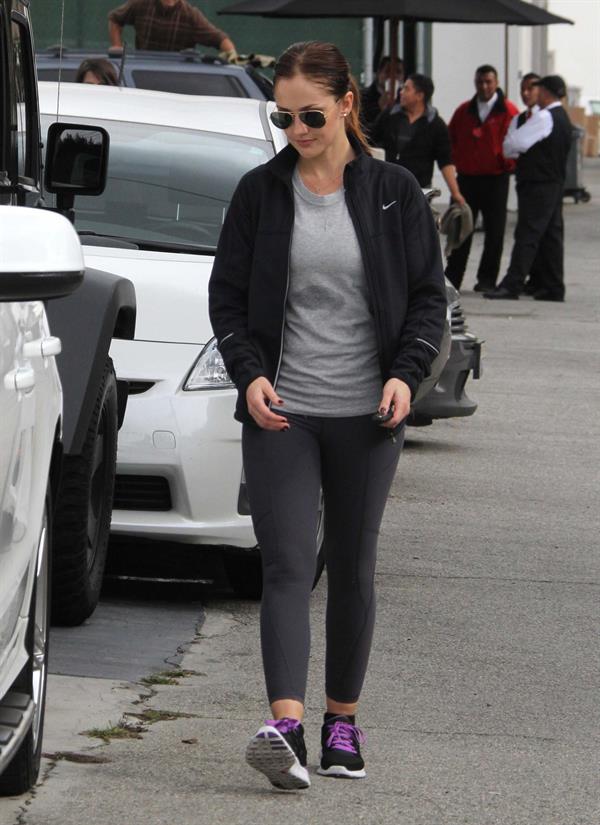 Minka Kelly leaving the gym in LA 12/14/12 