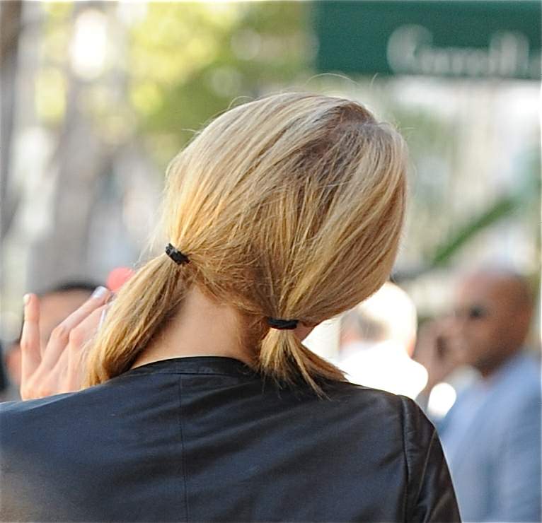 Paris Hilton arrives at Beverly Hills spa September 30, 2013 